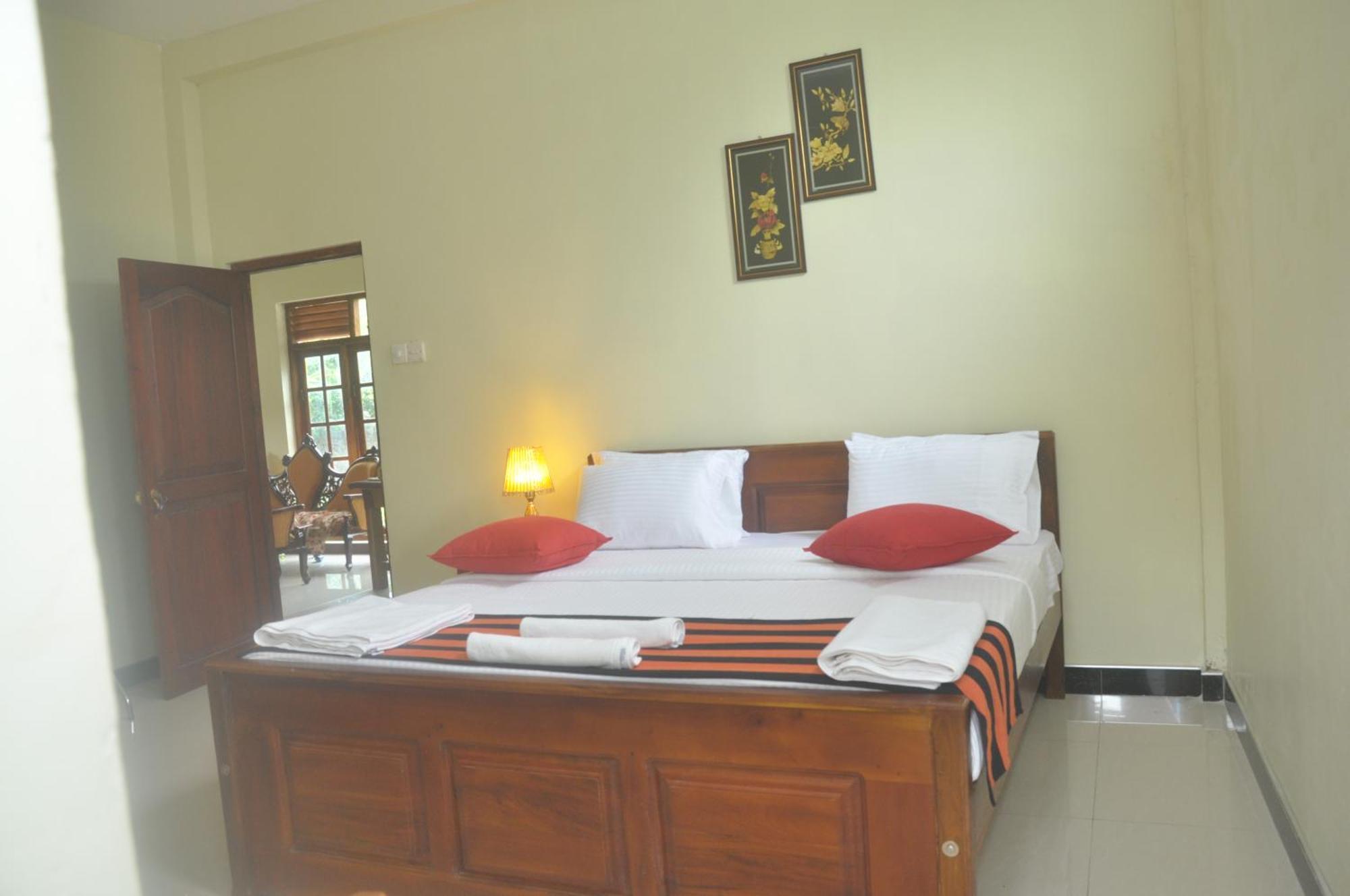 The Max Villa Negombo Eksteriør bilde